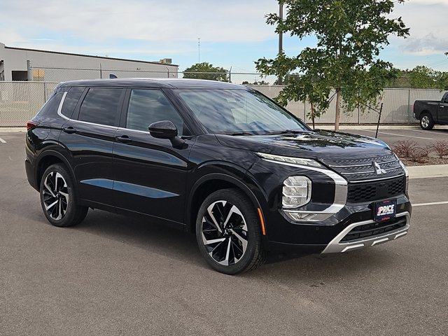 Used 2024 Mitsubishi Outlander SE FWD image 3