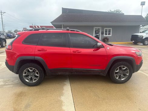Used 2019 Jeep Cherokee Trailhawk AWD/4WD image 6