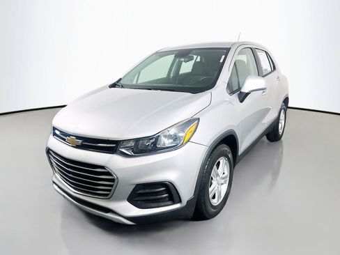 Used 2019 Chevrolet Trax LS w/ LPO, Cargo Package FWD image 3