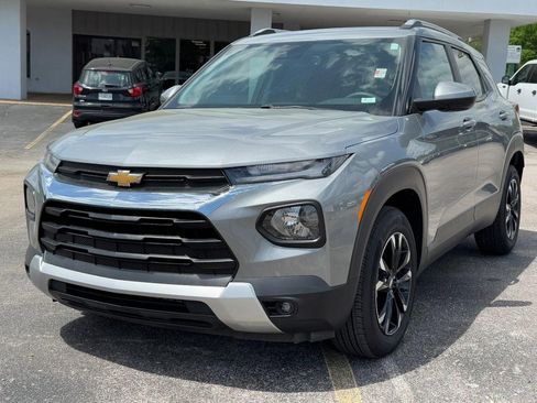 Used 2023 Chevrolet TrailBlazer LT w/ Convenience Package FWD image 10