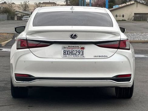Used 2021 Lexus ES 300h w/ Premium Package image 5