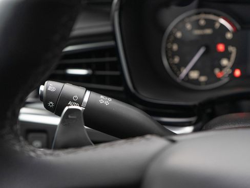 Used 2024 Cadillac XT6 Sport image 23