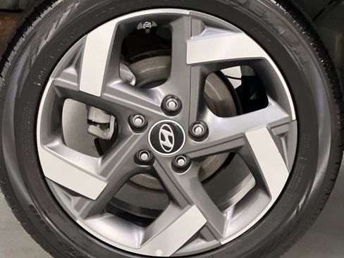 Used 2025 Hyundai Venue SEL FWD image 57