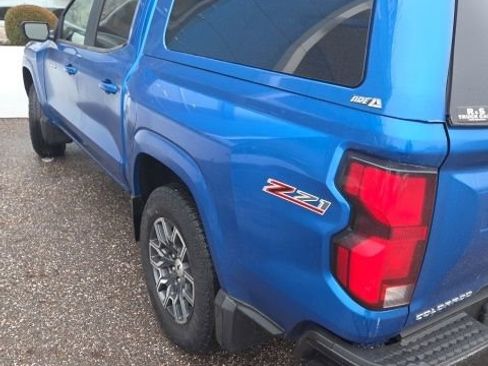 Used 2023 Chevrolet Colorado Z71 w/ Z71 Convenience Package 2 image 3