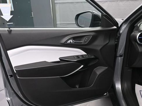 New 2026 Chevrolet Trax LT w/ Driver Confidence Package FWD image 9
