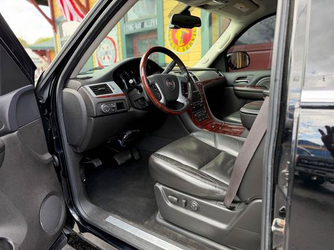 Used 2008 Cadillac Escalade EXT AWD/4WD image 13