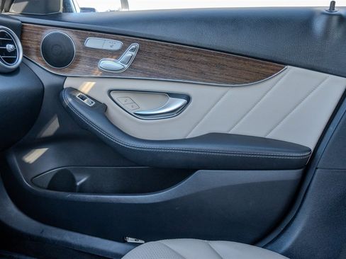 Used 2019 Mercedes-Benz C 300 Sedan image 23