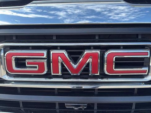 Used 2025 GMC Sierra 2500 SLE w/ SLE Value Package; AWD/4WD image 11