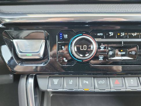 New 2026 GMC Sierra 2500 Denali w/ Denali Reserve Package AWD/4WD image 18
