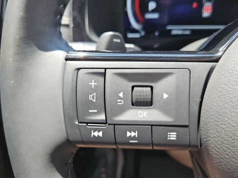 Used 2024 Nissan Pathfinder Platinum w/ Cargo Package FWD image 12
