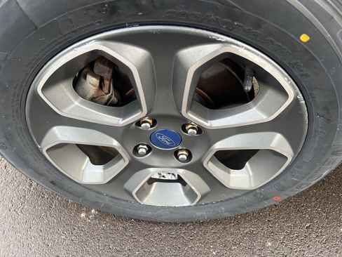 Used 2018 Ford EcoSport S image 45