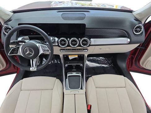 New 2026 Mercedes-Benz GLB 250 image 9