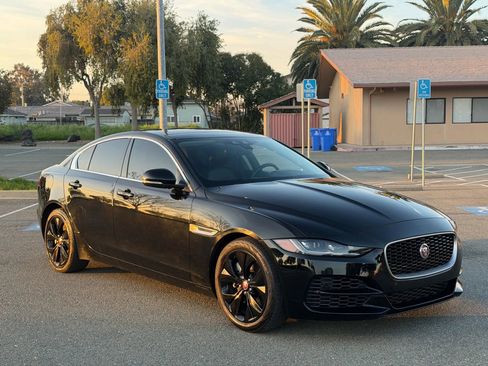 Used 2020 Jaguar XE S image 19