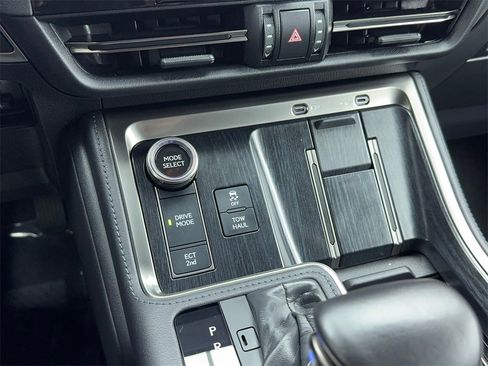 Used 2024 Lexus GX 550 image 31