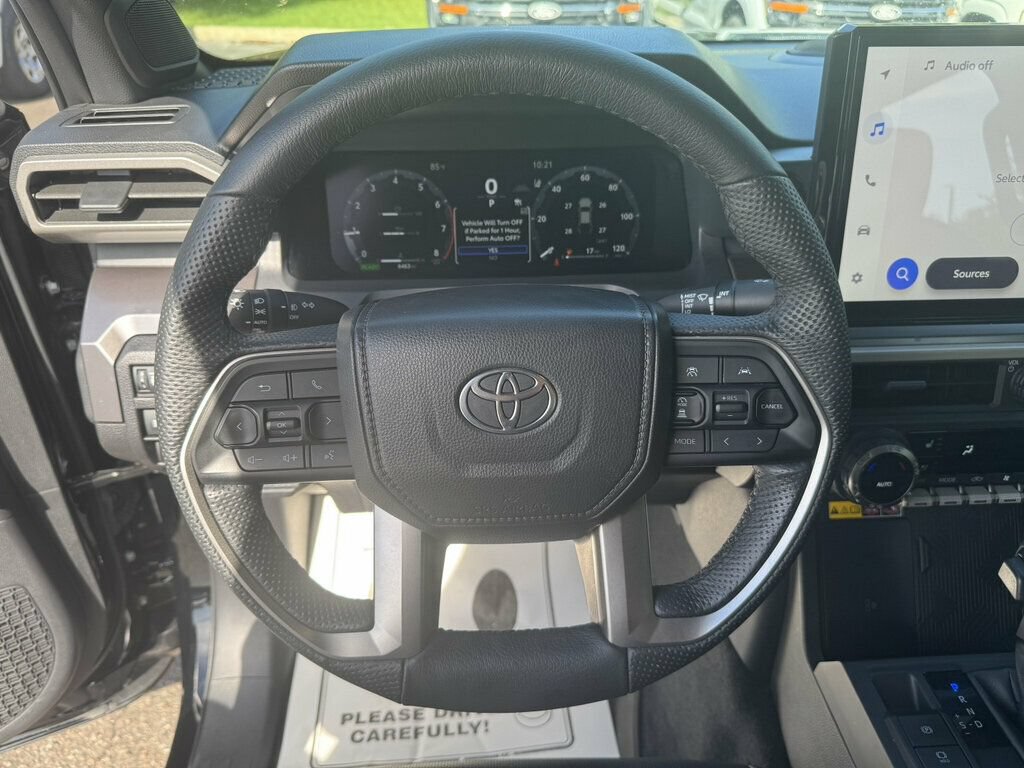 Used 2025 Toyota Tacoma TRD Off-Road w/ TRD Off Road Premium Package AWD/4WD image 5