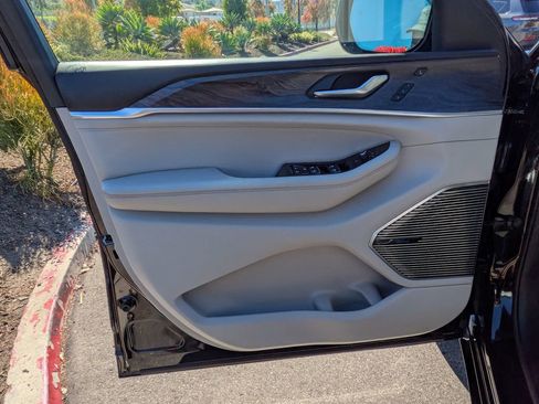 Certified 2021 Jeep Grand Cherokee L Overland w/ Luxury Tech Group IV image 11