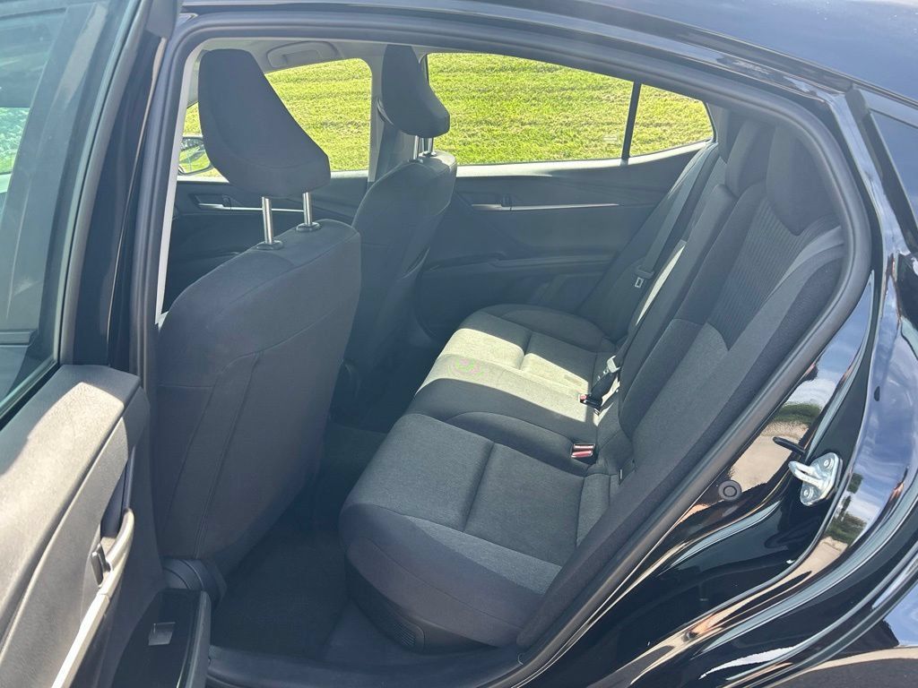 Used 2025 Toyota Camry LE FWD image 10