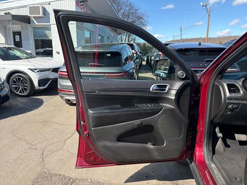 Used 2021 Jeep Grand Cherokee Limited w/ Premium Lighting Group image 17