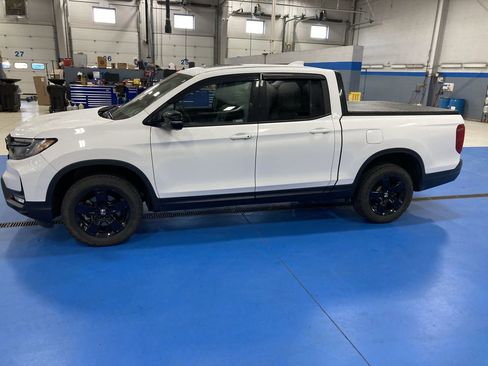Used 2025 Honda Ridgeline Black Edition image 4