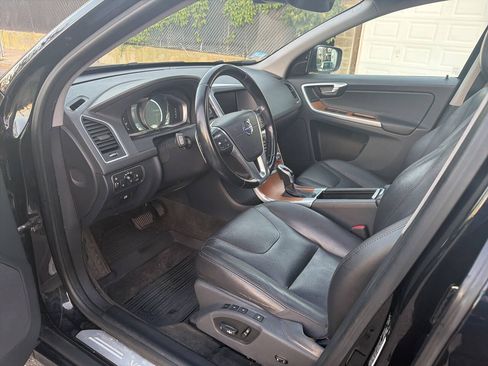 Used 2015 Volvo XC60 T6 w/ Proximity Package AWD/4WD image 13