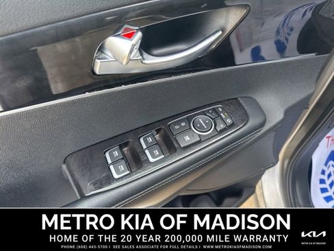 Used 2016 Kia Sorento EX w/ EX Touring Package image 12
