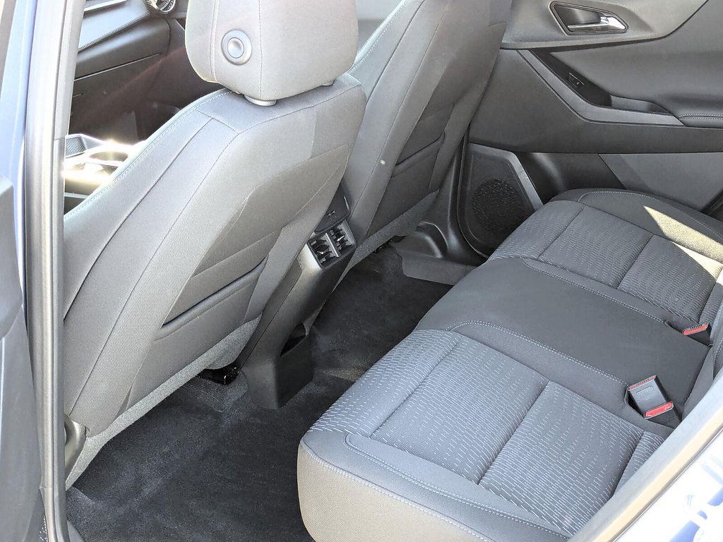 Used 2026 Chevrolet Equinox LT w/ Safety and Technology Package AWD/4WD image 18