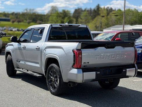 Used 2024 Toyota Tundra Platinum AWD/4WD image 3