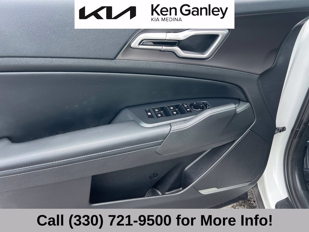 Certified 2026 Kia Sportage EX w/ EX Panoramic Sunroof Package AWD/4WD image 25