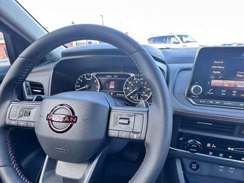 Certified 2025 Nissan Rogue SV image 19