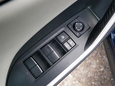 Used 2019 Toyota RAV4 Limited image 13