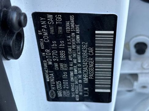 Used 2025 Hyundai Venue SEL FWD image 54