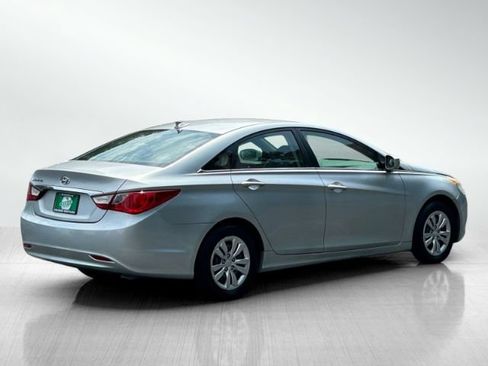 Used 2012 Hyundai Sonata GLS FWD image 4
