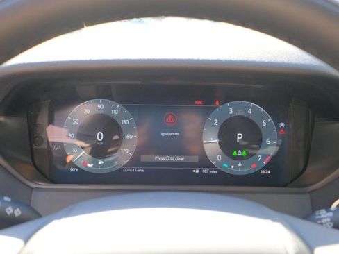 Used 2025 Land Rover Range Rover Velar S AWD/4WD image 28