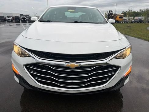 Used 2020 Chevrolet Malibu LS w/ Driver Confidence Package II FWD image 3
