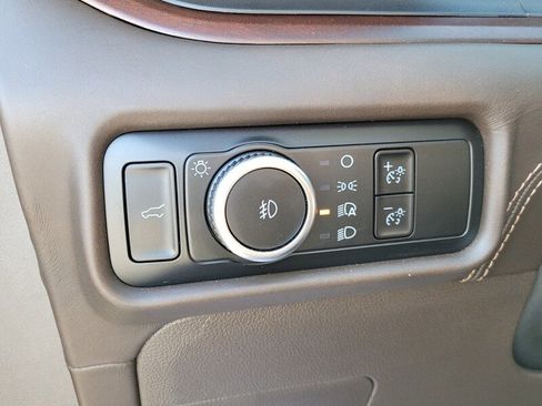 Used 2024 Ford Explorer King Ranch w/ Technology Package image 30