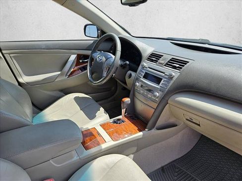 Used 2011 Toyota Camry XLE w/ XLE Extra-Value Pkg #1 FWD image 10