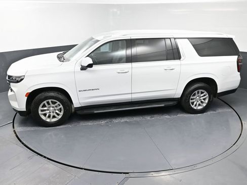 Used 2023 Chevrolet Suburban LT image 48