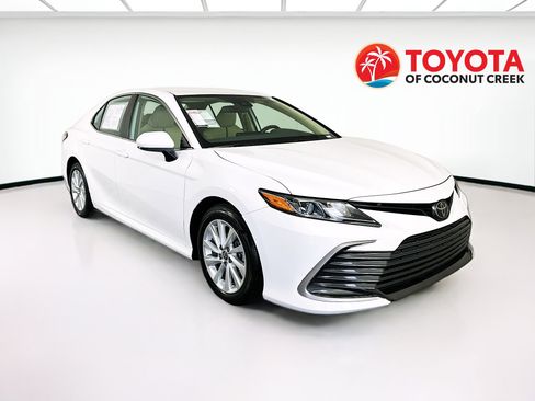 Used 2023 Toyota Camry LE image 1