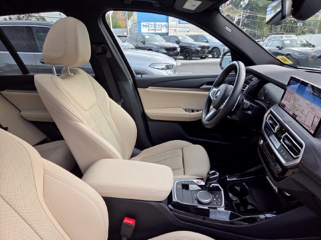 Used 2024 BMW X3 xDrive30i w/ Premium Package AWD/4WD image 28