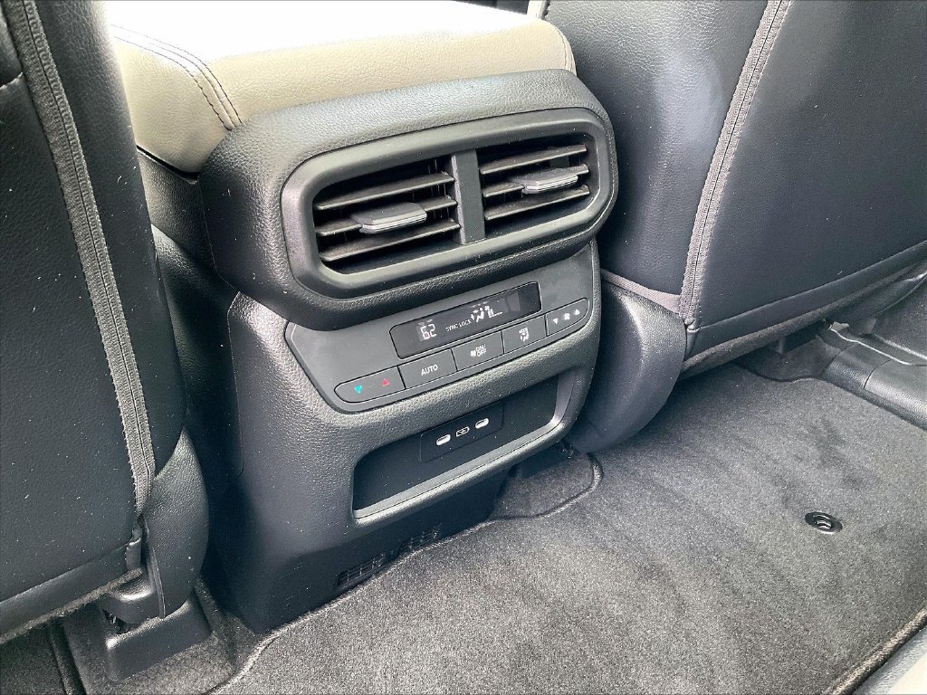 Used 2024 Honda Pilot Touring image 29