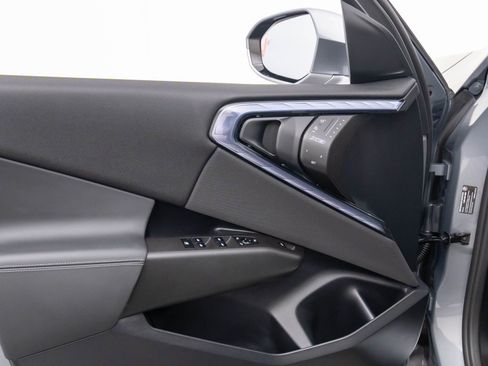 Used 2025 BMW X3 xDrive30i w/ Premium Package image 12