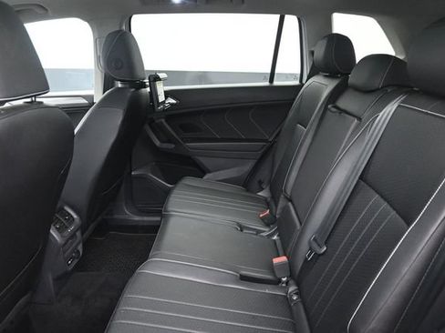 Used 2022 Volkswagen Tiguan SE AWD/4WD image 19