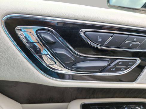 Used 2019 Lincoln Navigator L Reserve AWD/4WD image 23