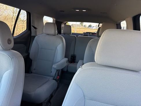 Used 2018 Chevrolet Traverse LT w/ LPO, Cargo Package image 32