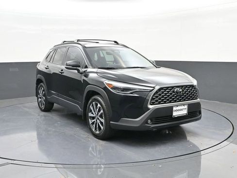 Used 2024 Toyota Corolla Cross XLE w/ Convenience Package image 22