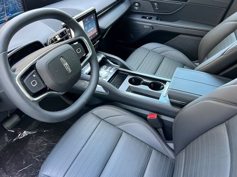 New 2026 Lincoln Nautilus Reserve w/ Jet Appearance Package AWD/4WD image 7