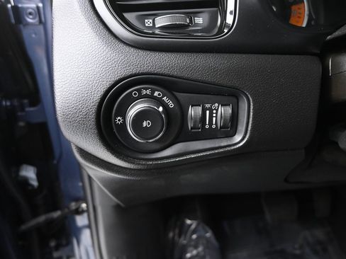 Used 2020 Jeep Renegade Altitude image 23