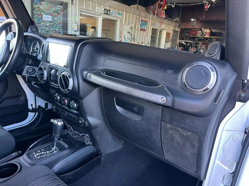 Used 2012 Jeep Wrangler Unlimited Sport image 22