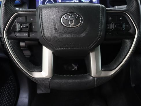 Certified 2025 Toyota Tacoma TRD Off-Road AWD/4WD image 25