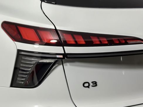 New 2026 Audi Q3 quattro 2.0T AWD/4WD image 27